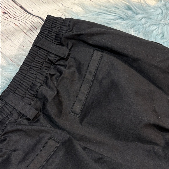 Alo Yoga Black High-Waist Night Out Cargo Trousers - Picture 9 of 9